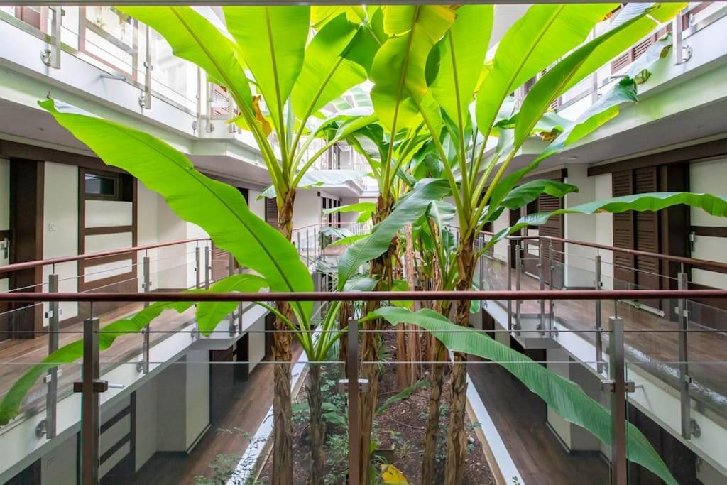 A7- 2 Bdr Sea & Mountain View - Ac, Parking, Pool & Terrace Apartment Antibes Bagian luar foto