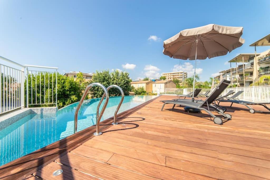 A7- 2 Bdr Sea & Mountain View - Ac, Parking, Pool & Terrace Apartment Antibes Bagian luar foto