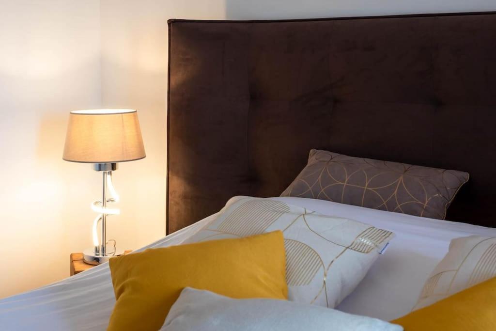 A7- 2 Bdr Sea & Mountain View - Ac, Parking, Pool & Terrace Apartment Antibes Bagian luar foto