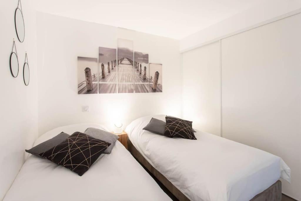 A7- 2 Bdr Sea & Mountain View - Ac, Parking, Pool & Terrace Apartment Antibes Bagian luar foto