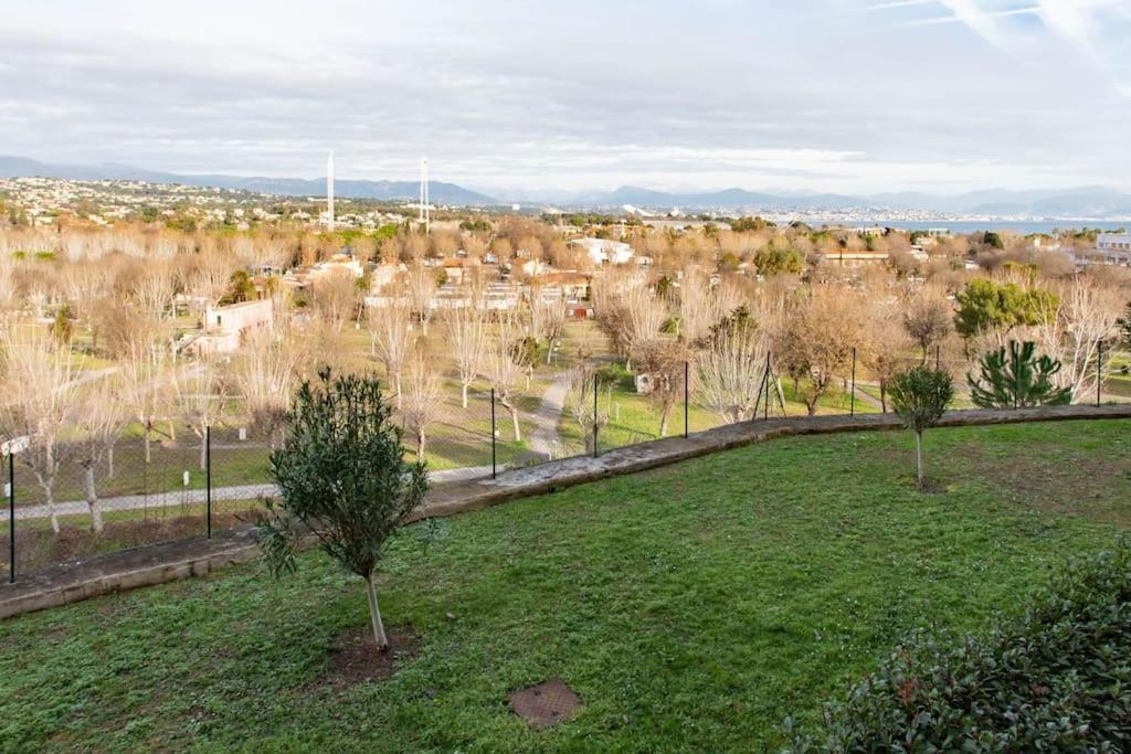 A7- 2 Bdr Sea & Mountain View - Ac, Parking, Pool & Terrace Apartment Antibes Bagian luar foto